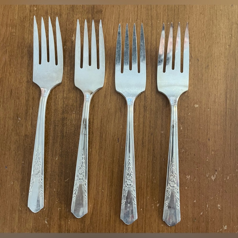 Vtg Oneida SL & GH Rogers Silverplate 1939 Jasmine Oneida X-TRA 4 Salad Forks